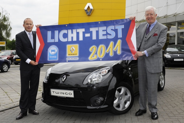 Renault unterstützt „Licht-Test 2011“ mit einem Twingo Rip Curl